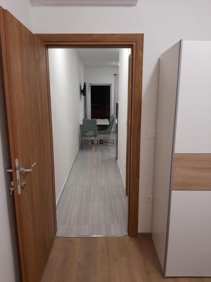 Apartmani Benjamin Бибине Екстериор снимка