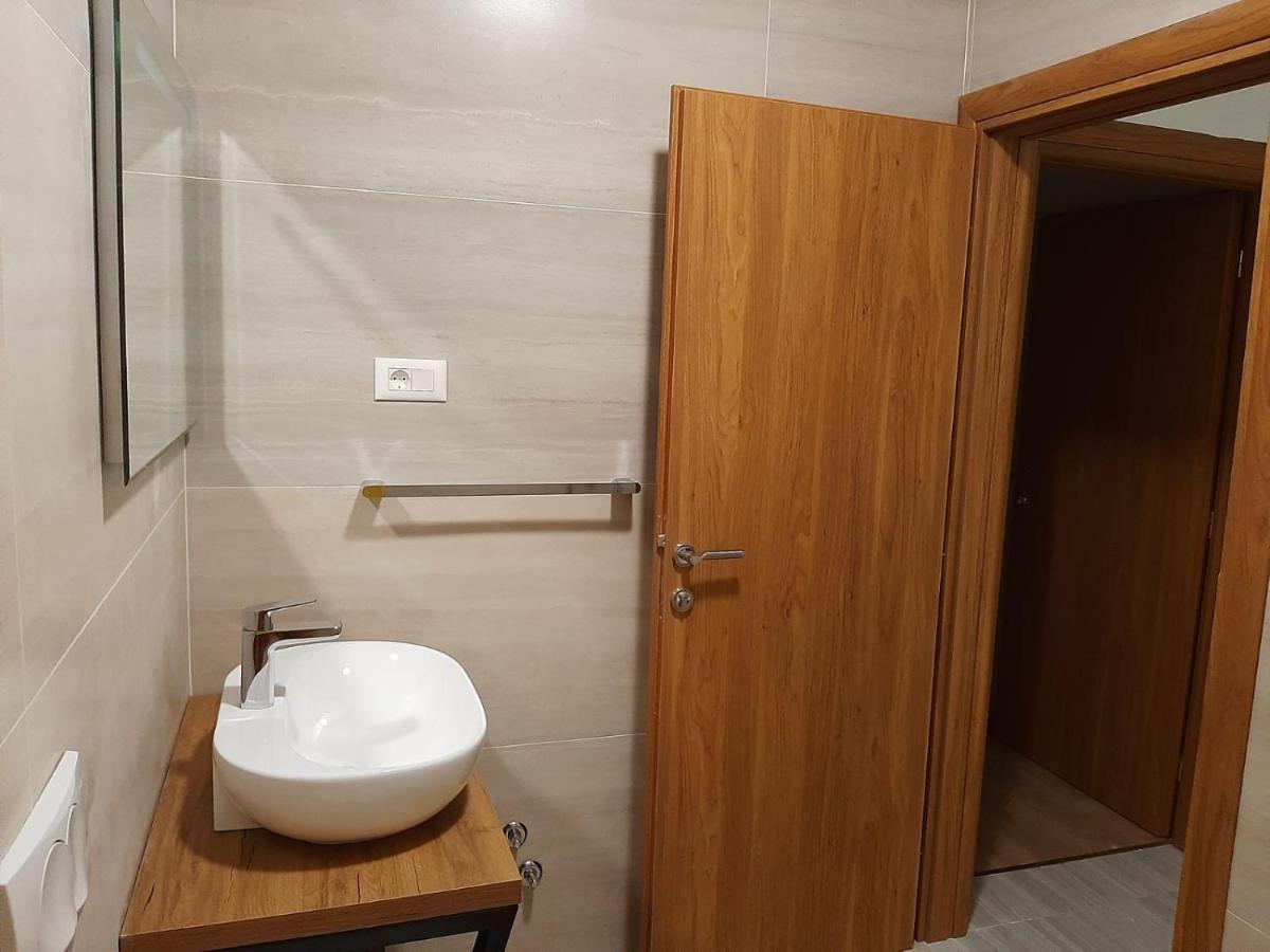 Apartmani Benjamin Бибине Екстериор снимка