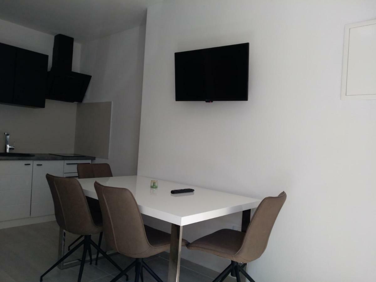 Apartmani Benjamin Бибине Екстериор снимка